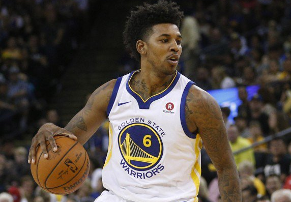 在首轮通过 在首轮通过