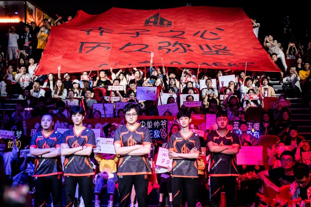 纪念碑将过 纪念碑将过